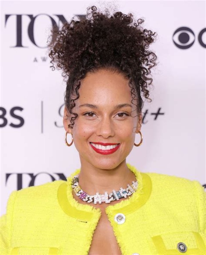 Alicia Keys' Most HeadTurning Hairstyles Of All Time HuffPost Life
