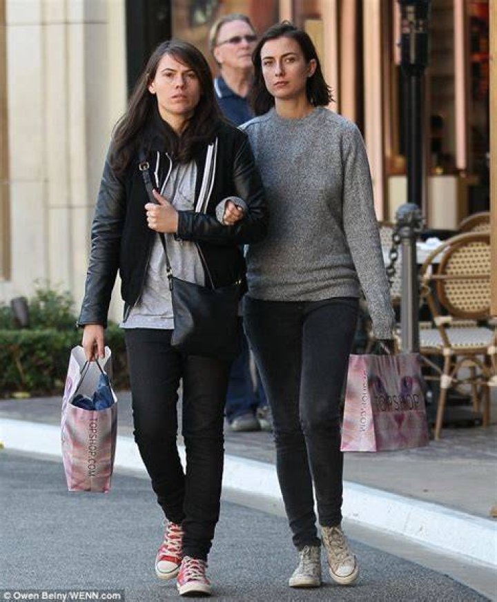 Argo star Clea DuVall strolls arminarm with lesbian lover for holiday