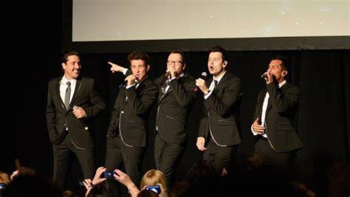 Jonathan Knight Walks Off Stage During New Kids on the Block Concert